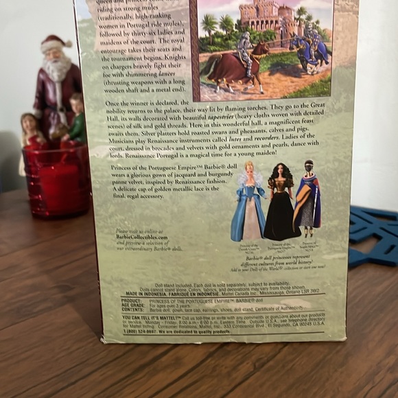 Portuguese Princess Barbie - Picture 8 of 10